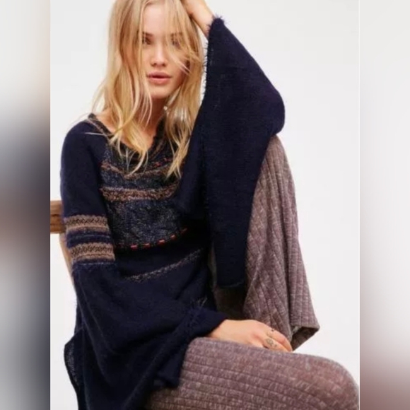 Free People Craft Time Bell Sleeve - Picture 5 of 8